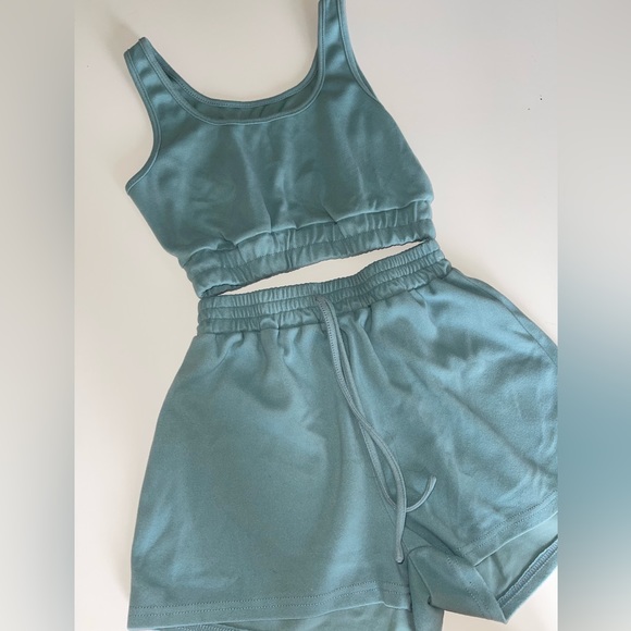 Matching Lounge Set - Picture 2 of 2